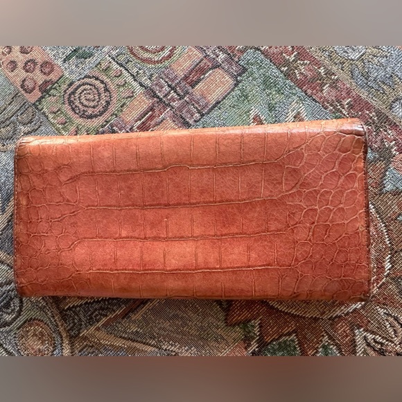 Miu Miu Authentic Crocodile Embossed Leather Wallet Carmel with Rust Interior - Picture 2 of 11
